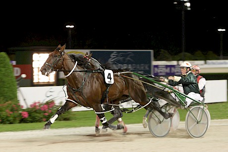 Sir Lincoln downs Terror To Love in the Auckland Cup.