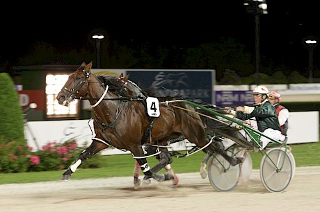 Sir Lincoln downs Terror To Love in the Auckland Cup.