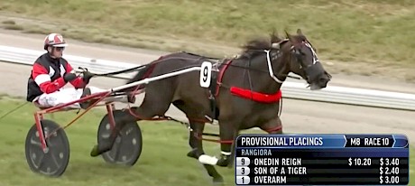 Matt Anderson lets Onedin Reign loose up the passing lane at Rangiora.