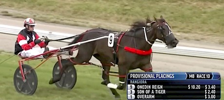 Matt Anderson lets Onedin Reign loose up the passing lane at Rangiora.