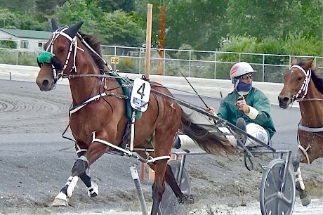 Copy That is galloping turning for home at Pukekohe today.