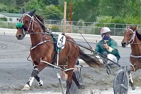 Copy That is galloping turning for home at Pukekohe today.
