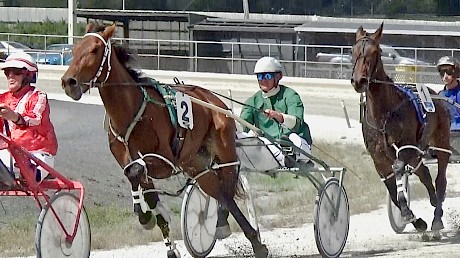 The improving Tommy Lincoln (Andrew Drake) trails eventual winner Royal Troon.