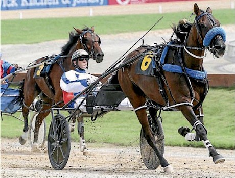 Governor’s Bay winning for Dexter Dunn at Addington last March before being bought by Merv Butterworth. PHOTO: Race Images.