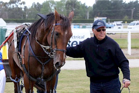 Kevin Chapman with Locharburn who he has retired after yet another injury. He and Glenthorne are related.