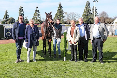 Winners are grinners … from left, Neville McAlister, Lisa Latta. Lynne Street, John Street and Ian Middleton. PHOTO: Race Images.