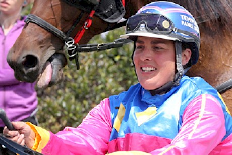 Amber Lethaby … trailed to the turn then exploded up the passing lane with Bundoran.