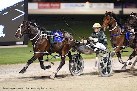 David Butcher is in control on American Dealer with a lap to run. PHOTO: Megan Liefting/Race Images.