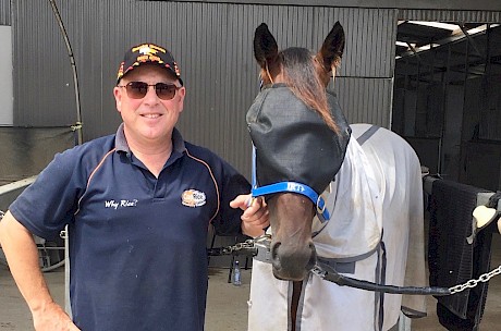 Anthony Butt with Make Way at Menangle.