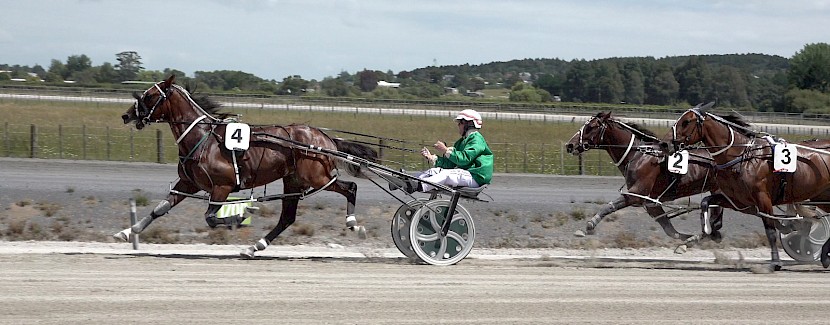 Copy That is well in control as he leads American Dealer, with Amazing Dream starting her run for Mark Purdon.