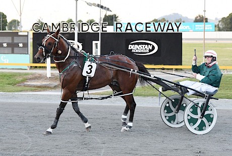 Maurice McKendry brings Copy That back after the Flying Mile. PHOTO: Chanelle Lawson.