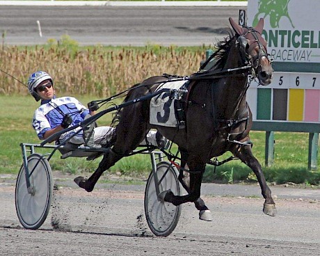 Bondi Shake’s new owner, Austin Siegelman in action.