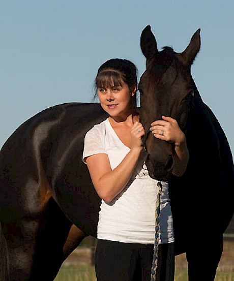 Sara Famularo with freakish filly Carabella who won 17 of her 19 starts before injuring a tendon.