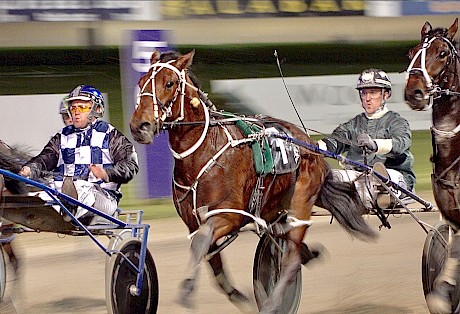 Leo Lincoln (Zachary Butcher) runs out of condition on debut.