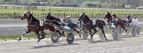 Obadiah Dragon (Delany) scores, with stablemate Frisco Bay third.