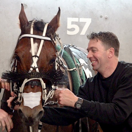 Andy Sharpe drives Riverboy Ben.