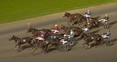 Leo Lincoln is hard held in behind the first four at the Park last week.
