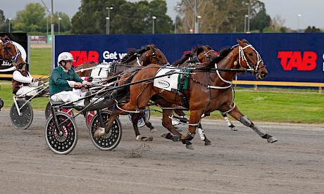 Lincoln La Moose (Peter Ferguson) powers past Always B Charlie at Cambridge. PHOTO: Ange Bridson/Race Images.