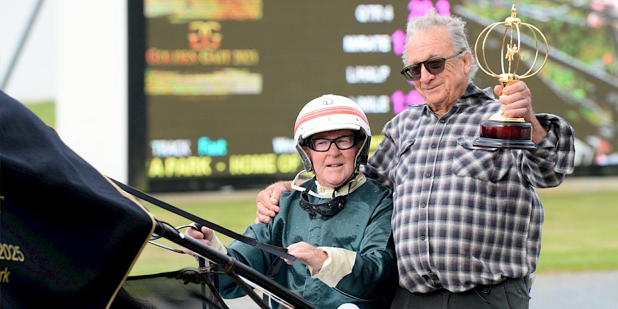 Ray Green greets Tyson’s driver Maurice McKendry wlth the Golden Gait trophy. PHOTO: Therese Davis.