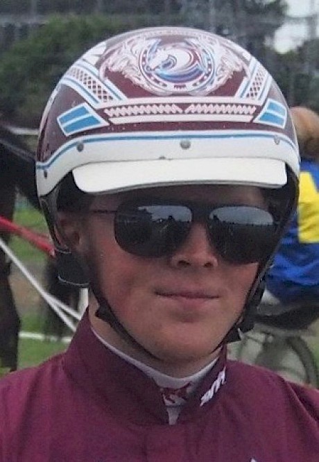 Carter Dalgety … drives Missy Lincoln.