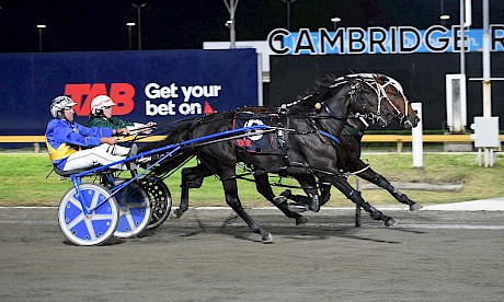 Cambridge rivals Lincoln Wave, inner, and Cyclone Rebel clash again on Friday night. PHOTO: Megan Liefting/Race Images.