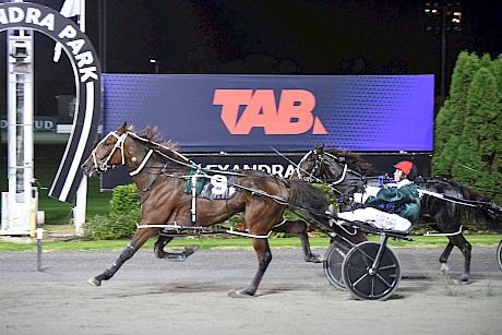 Sammy Lincoln sustains a long run to win well from Sriracha. PHOTO: Megan Liefting/Race Images.