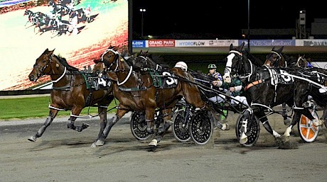 Sugar Ray Lincoln, centre, pips Blazing Louie, wide, and Lincoln Wave, inner. PHOTO: Megan Liefting/Race Images.